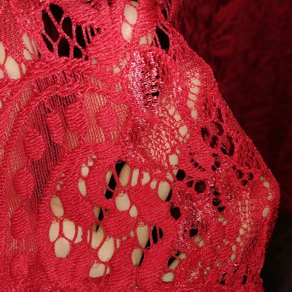 Elegant red lace dress - Picture 5 of 8